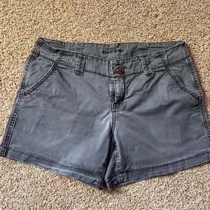 Maurice’s- Grey 5” Shorts